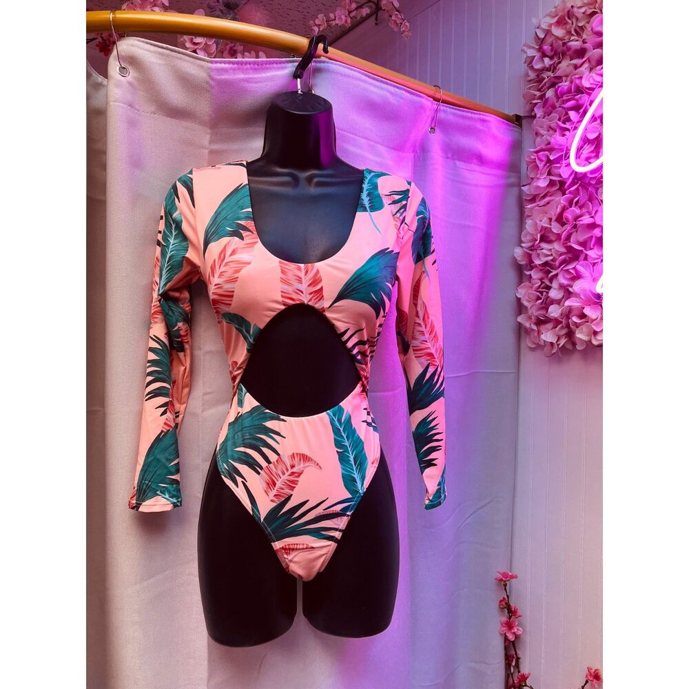 XS One-Piece Swimsuit – Flattering Fit for Petite Sizes